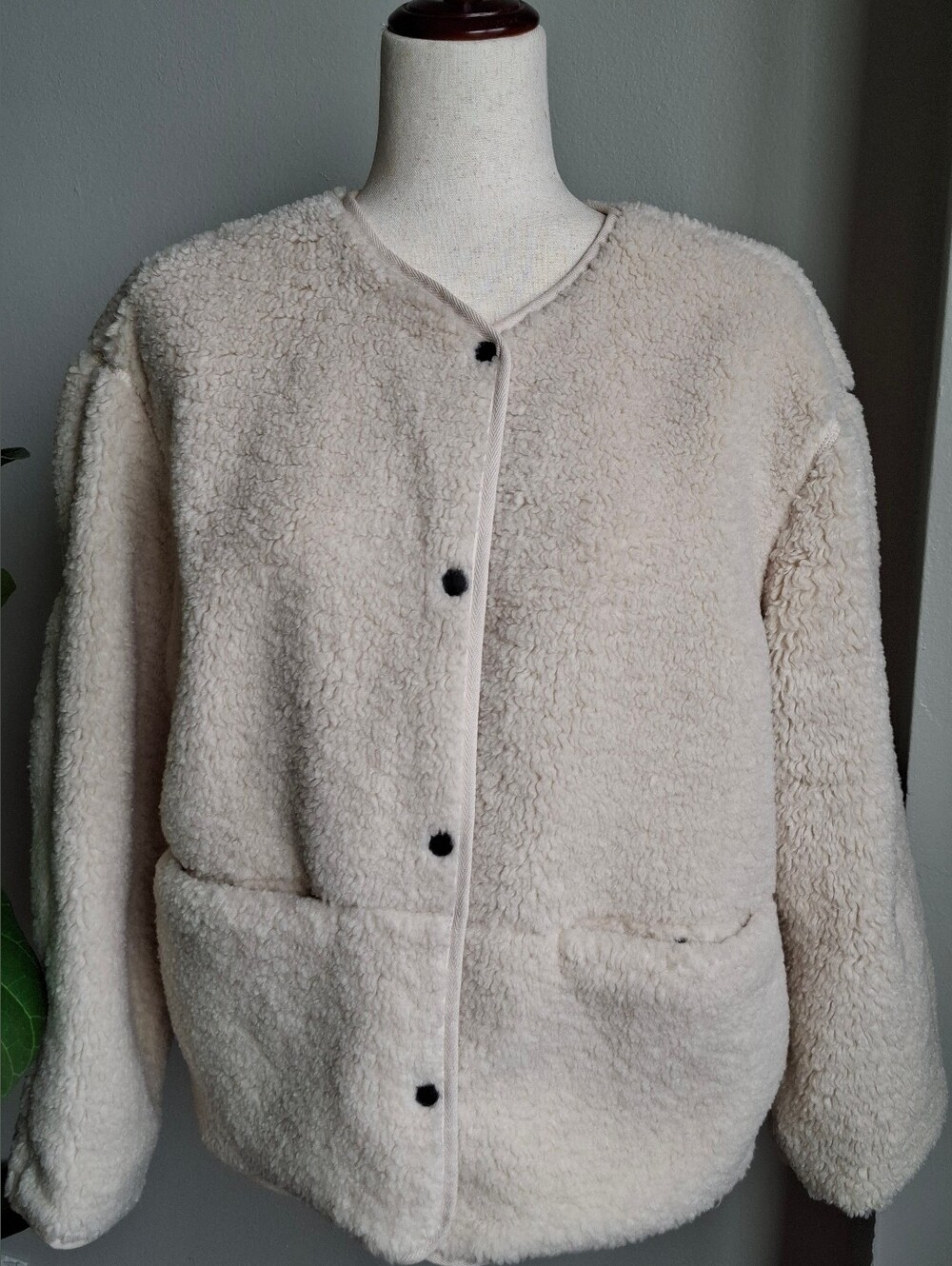 H&M Divided Cream Teddy Coat Sherpa Jacket Sz S Snap Button